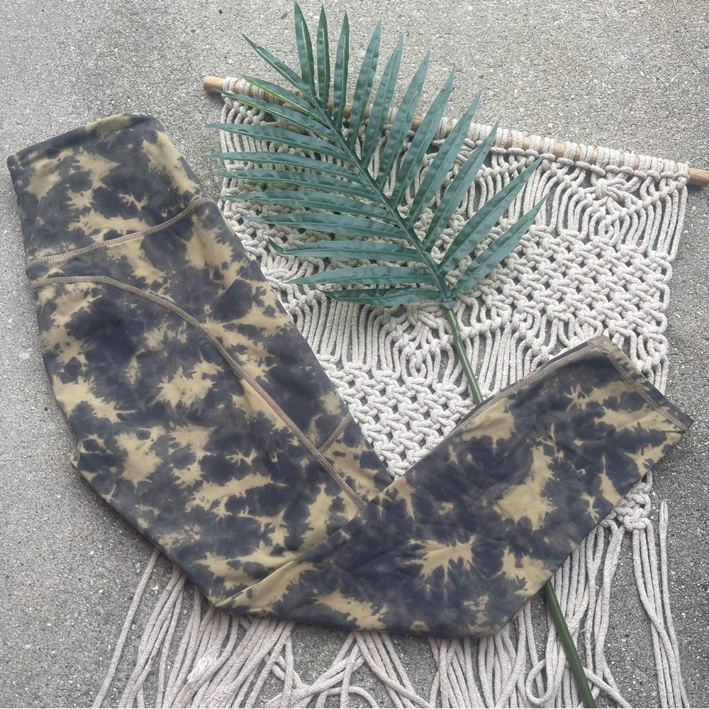 Varley High Rise Leggings Tie Dye Printed 7/8 Ankle Length Size Medium
